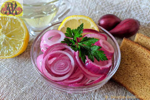 Лук маринованный (1кг)